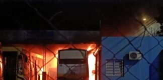Sin atención en las oficinas del colectivo urbano este lunes tras el incendio