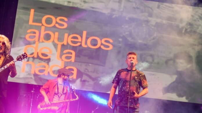 Los Abuelos de la Nada y Chelo Zimbabwe & The Hitmakers, esta noche en Antártida