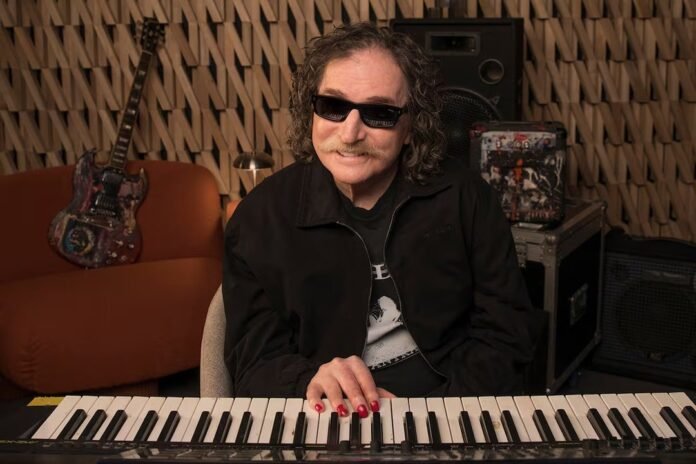 Netflix anunció un documental sobre Charly García en su 75º cumpleaños