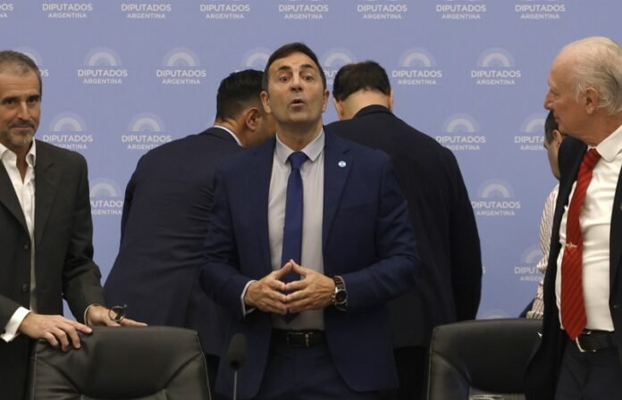 Se perdieron 155 mil empleos formales en un año y el salario mínimo es inferior al de 2001